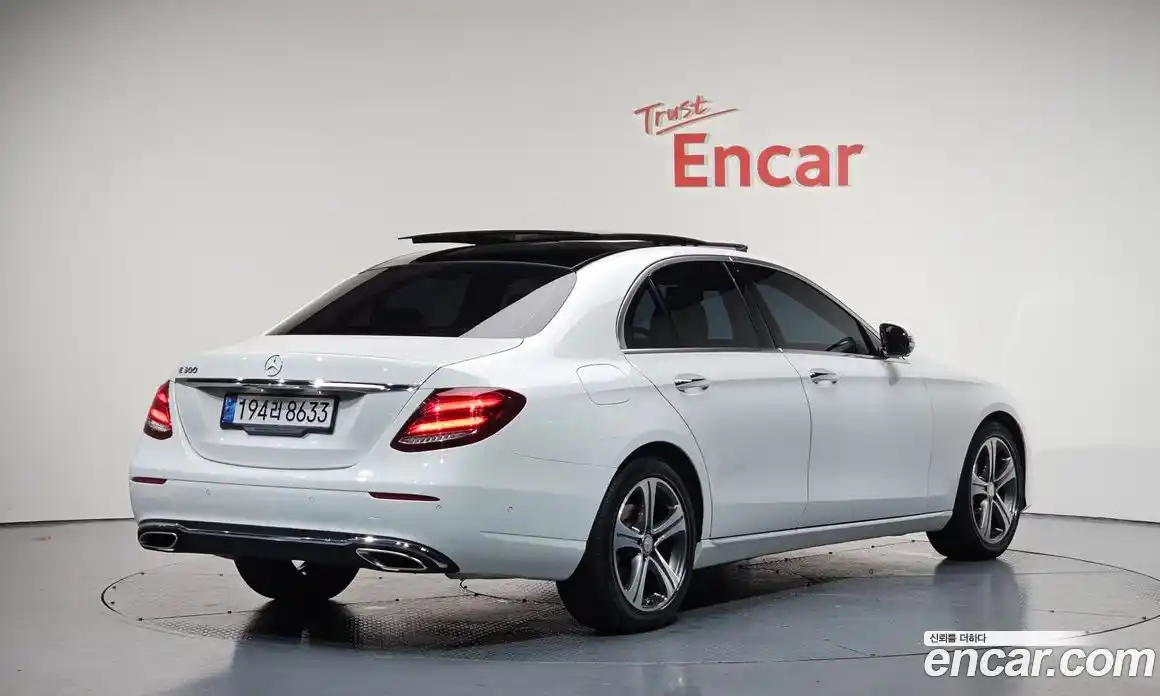 Mercedes-Benz E-Class 2017 2.0 Автомат в Москве № 136655, фото 9