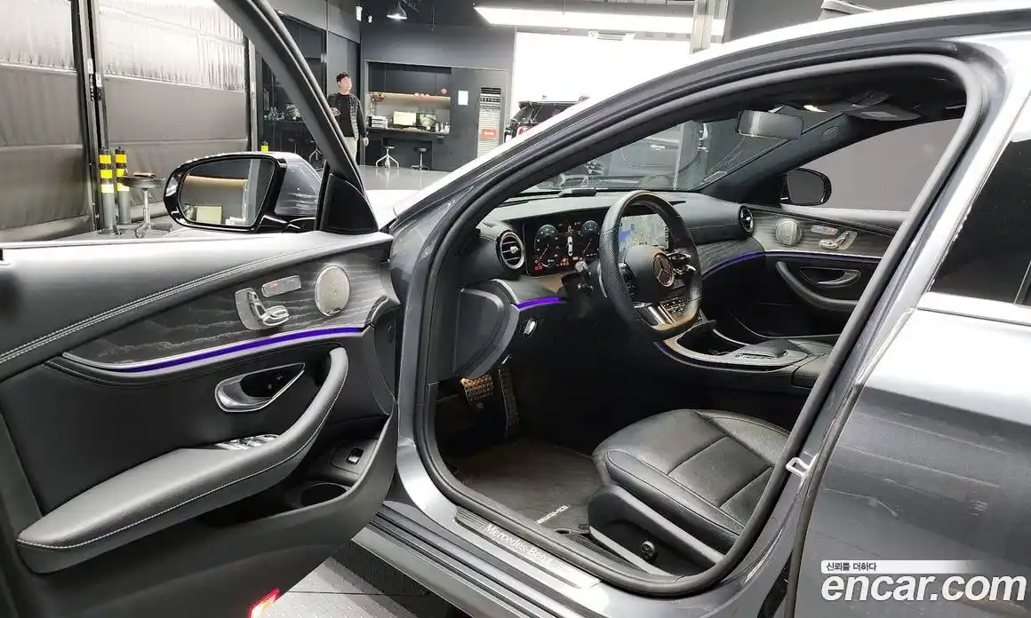 Mercedes-Benz E-Class 2022 2.0 Автомат в Москве № 143016, фото 20