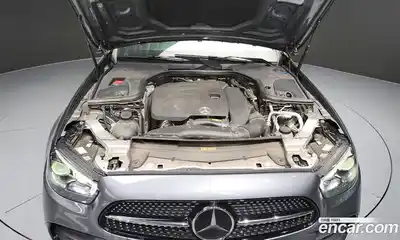 Mercedes-Benz E-Class 2022 2.0 Автомат в Москве № 143016, миниатюра 3