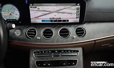 Mercedes-Benz E-Class 2022 2.0 Автомат в Москве № 143141, миниатюра 4