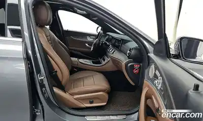 Mercedes-Benz E-Class 2022 2.0 Автомат в Москве № 143141, миниатюра 10