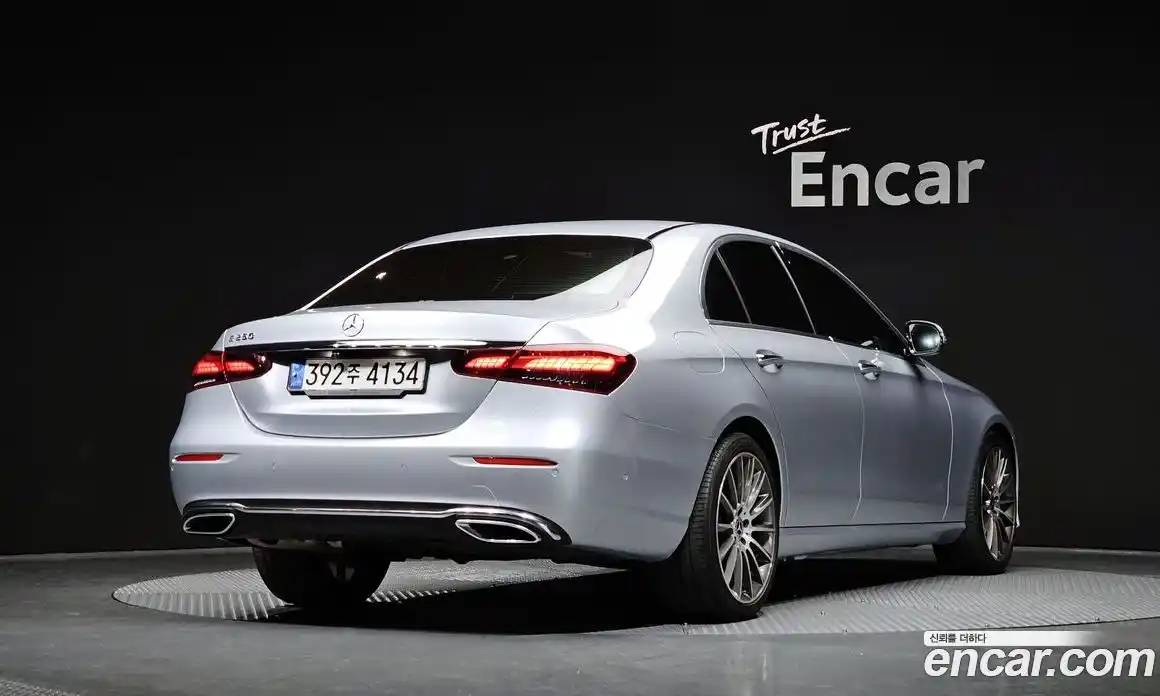 Mercedes-Benz E-Class 2021 2.0 Автомат в Москве № 147217, фото 11