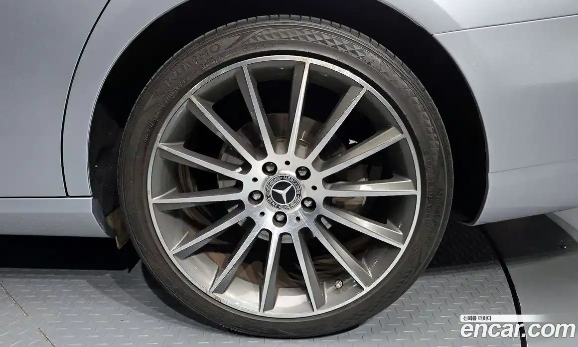 Mercedes-Benz E-Class 2021 2.0 Автомат в Москве № 147217, фото 16