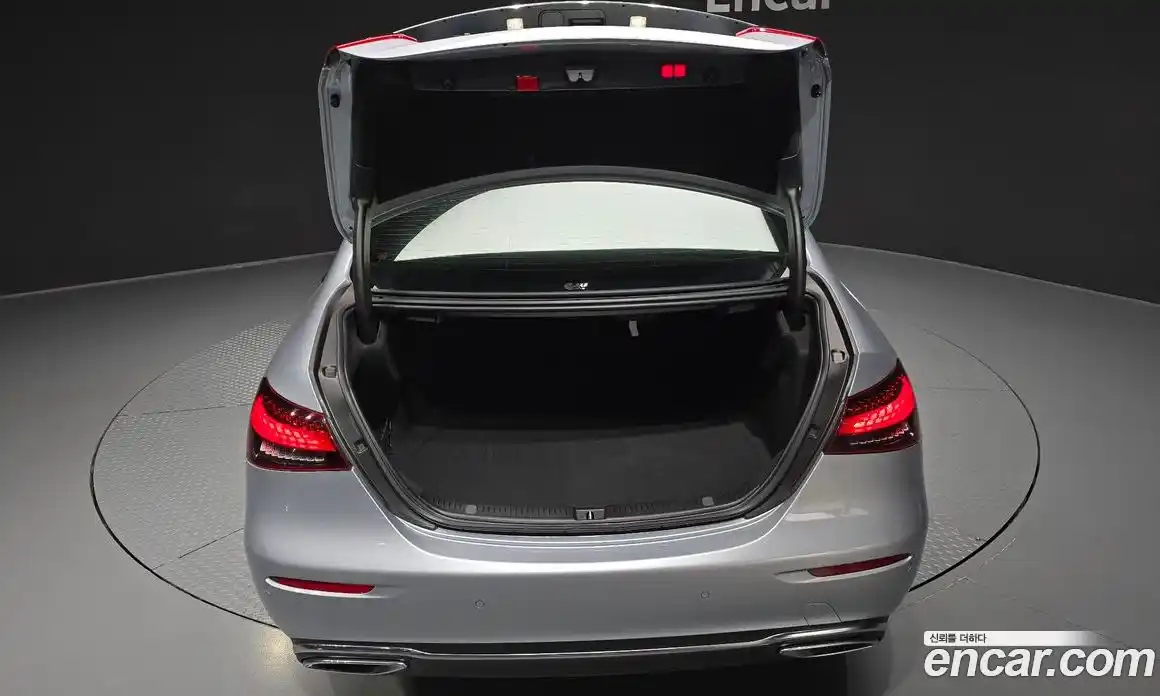 Mercedes-Benz E-Class 2021 2.0 Автомат в Москве № 147217, фото 3