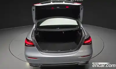 Mercedes-Benz E-Class 2021 2.0 Автомат в Москве № 147217, миниатюра 3