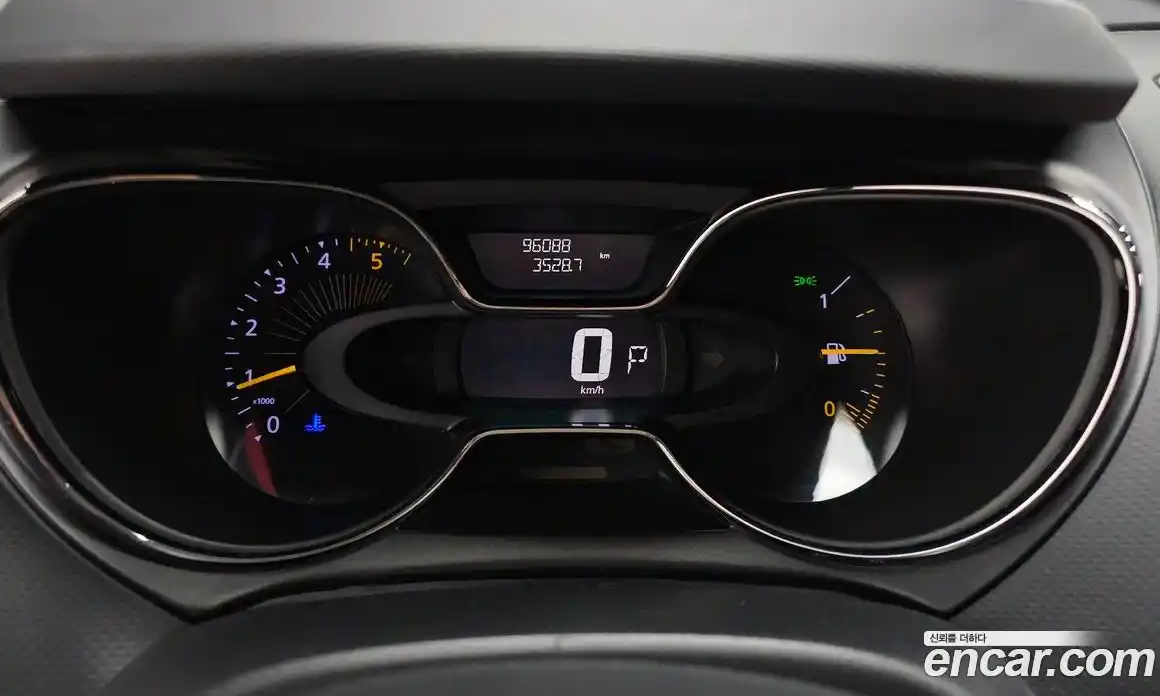 Renault QM3 2014 1.5 Автомат в Москве № 147715, фото 18