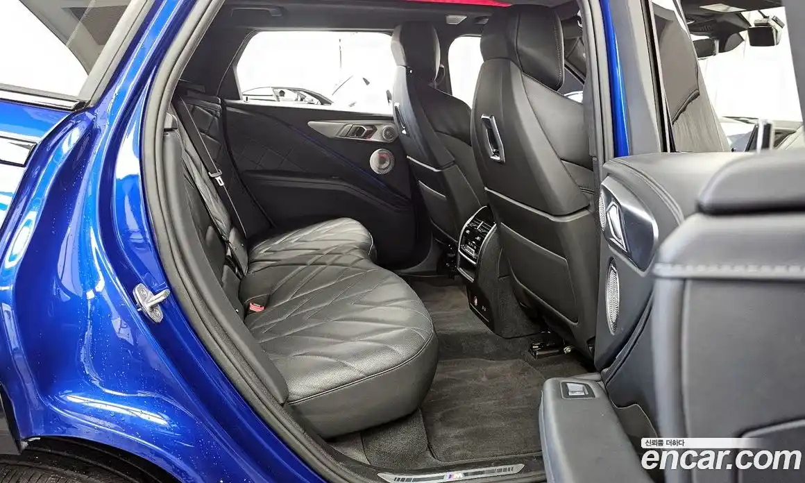 BMW XM 2023 4.4 Автомат в Москве № 157549, фото 10