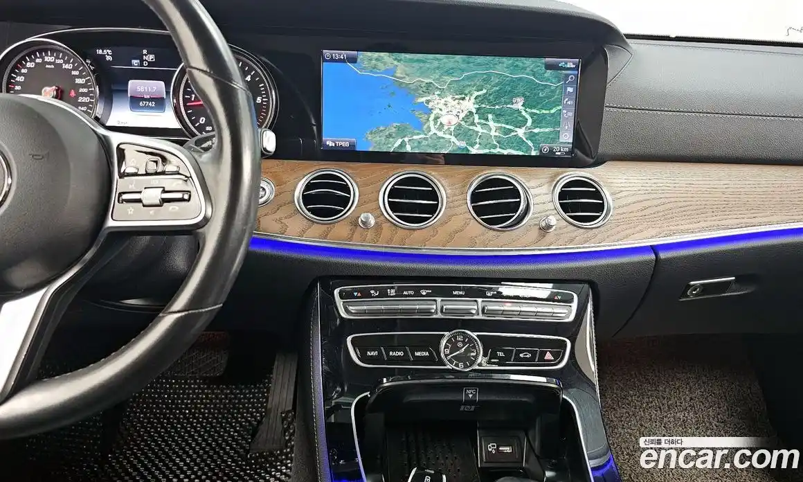 Mercedes-Benz E-Class 2020 1.9 Автомат в Москве № 160839, фото 20