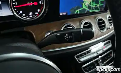 Mercedes-Benz E-Class 2020 1.9 Автомат в Москве № 160839, миниатюра 2