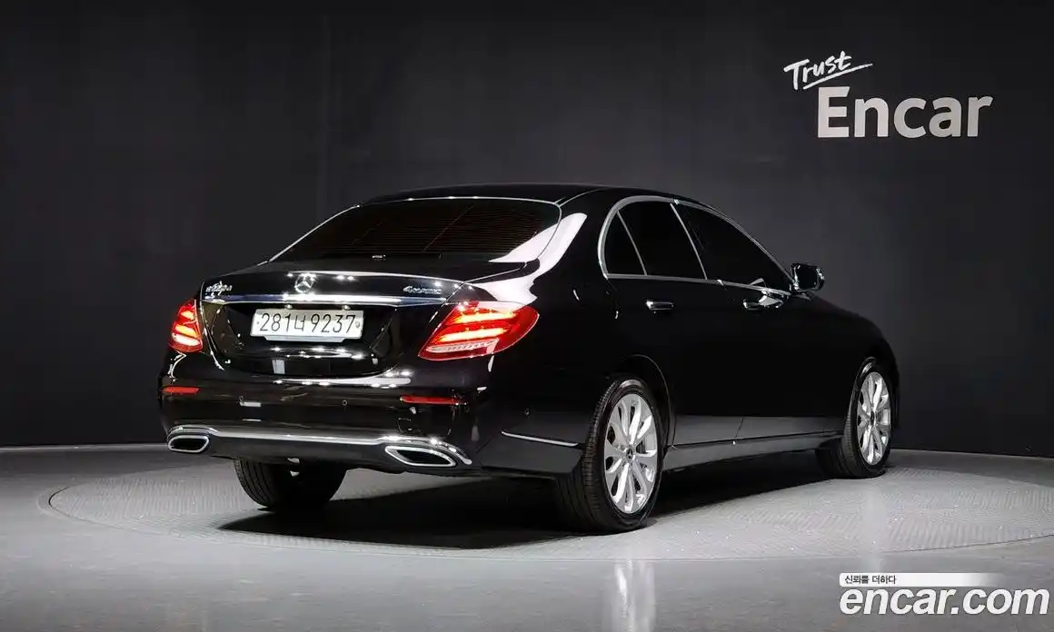 Mercedes-Benz E-Class 2020 1.9 Автомат в Москве № 160839, фото 3