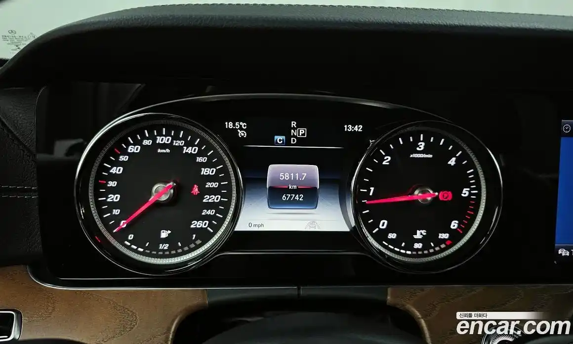 Mercedes-Benz E-Class 2020 1.9 Автомат в Москве № 160839, фото 4