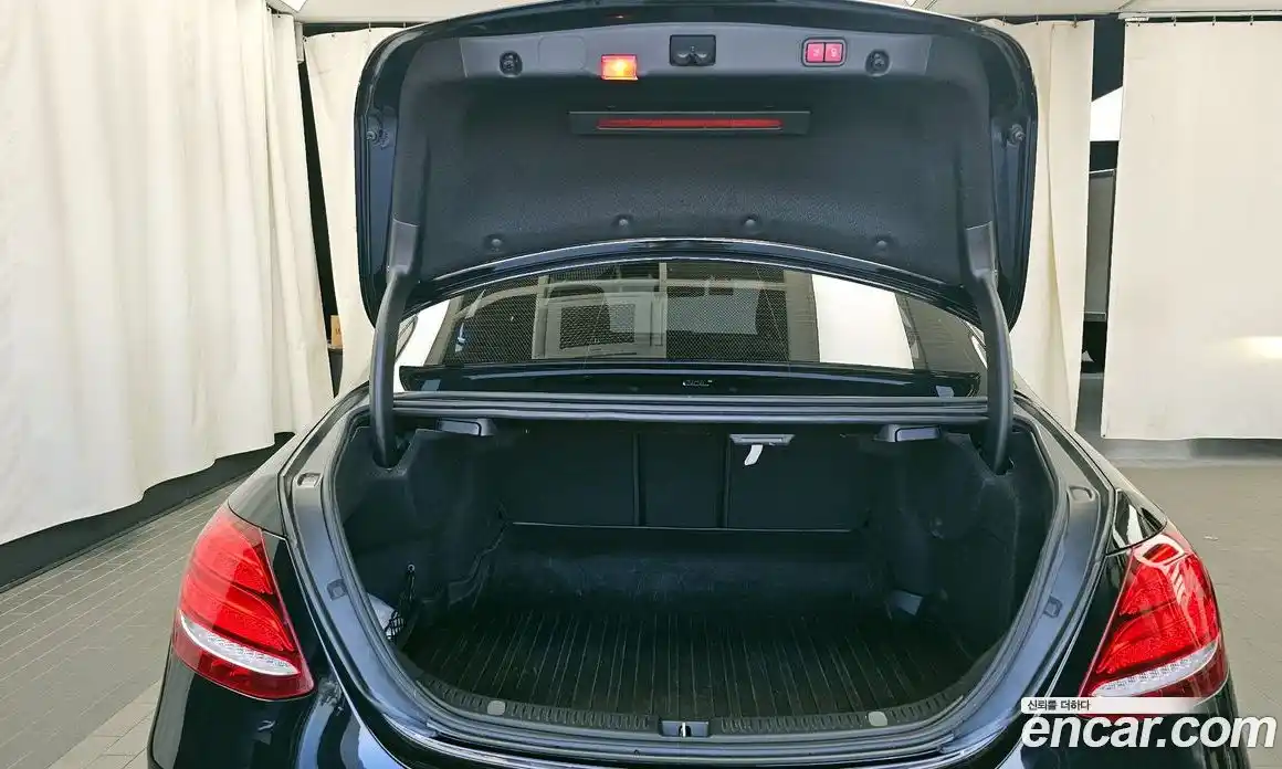 Mercedes-Benz E-Class 2020 1.9 Автомат в Москве № 160839, фото 7