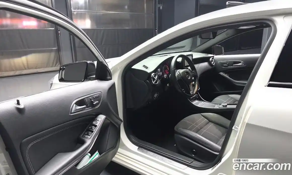 Mercedes-Benz A-Class 2014 1.8 Автомат в Москве № 161549, фото 16