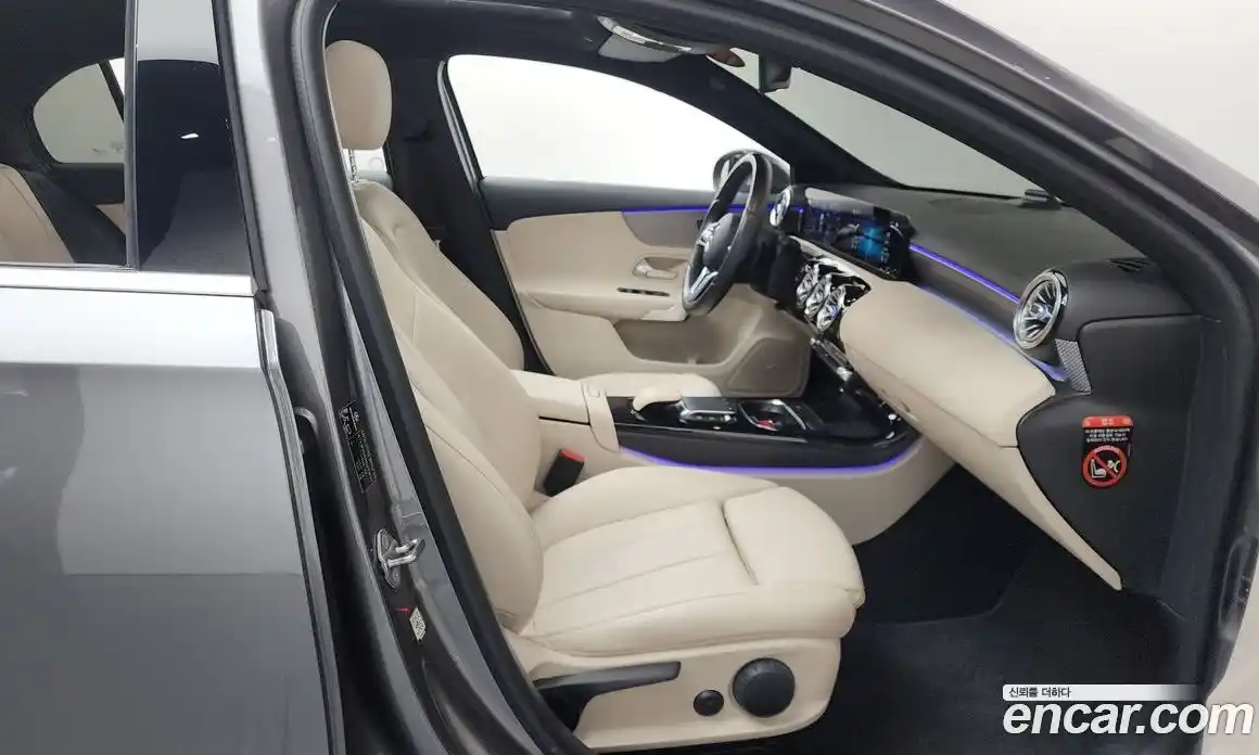 Mercedes-Benz A-Class 2021 2.0 Автомат в Москве № 161758, фото 9