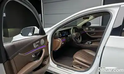 Mercedes-Benz E-Class 2019 2.0 Автомат в Москве № 161799, миниатюра 2