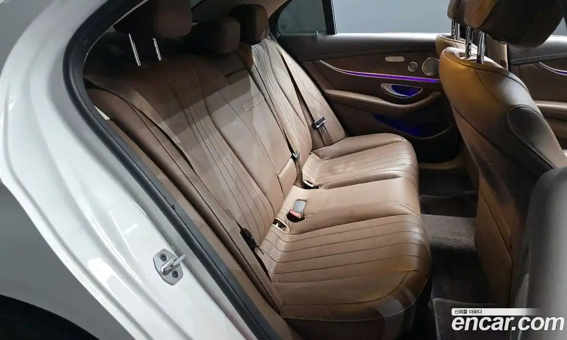 Mercedes-Benz E-Class 2019 2.0 Автомат в Москве № 161799, фото 3