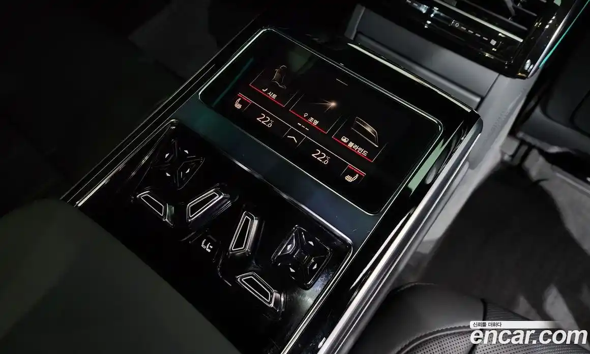 Audi A8 2023 3.0 Автомат в Москве № 162468, фото 10