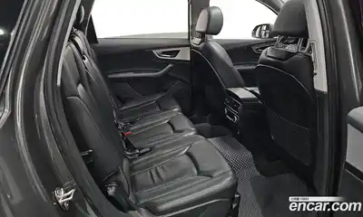 Audi Q7 2019 2.0 Автомат в Москве № 163312, миниатюра 3