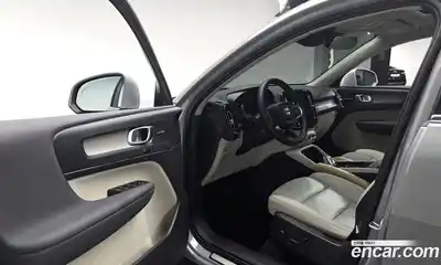 Volvo XC40 2025 2.0 Автомат в Москве № 164144, миниатюра 7