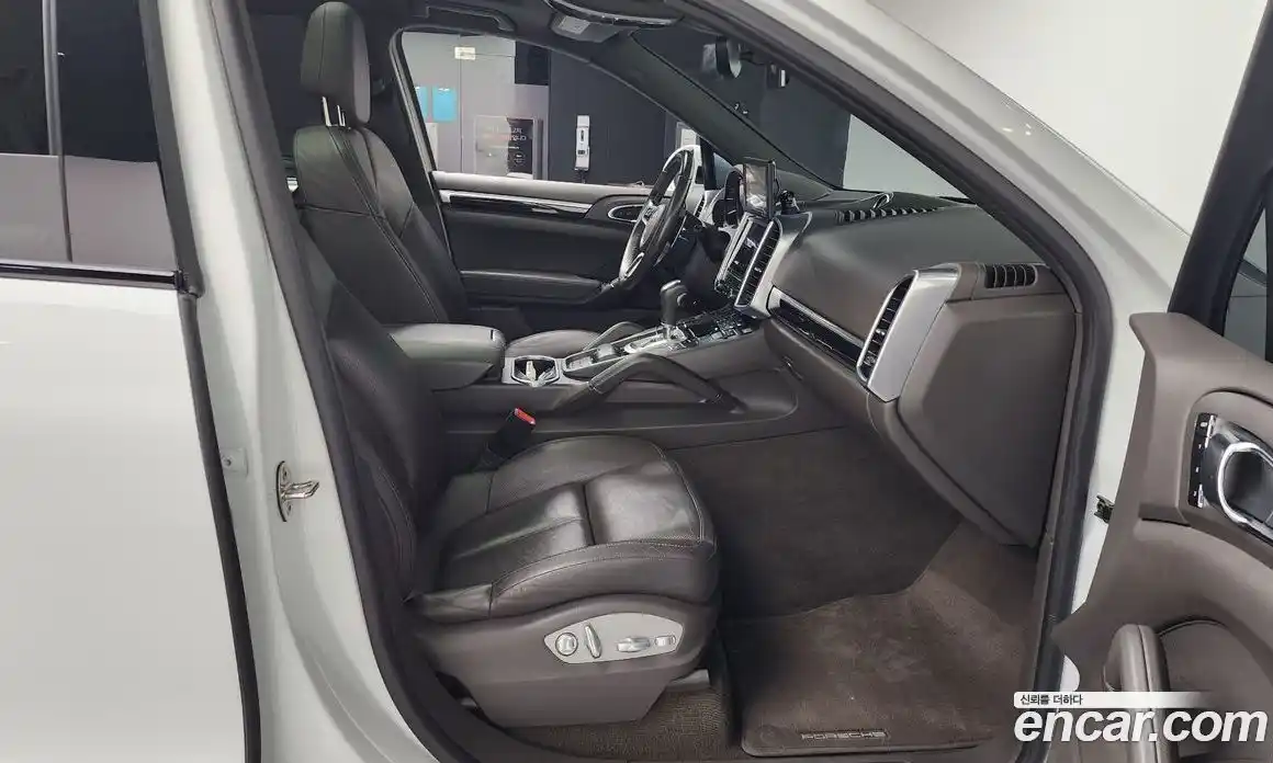 Porsche Cayenne 2017 3.0 Автомат в Москве № 165625, фото 12