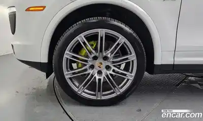 Porsche Cayenne 2017 3.0 Автомат в Москве № 165625, миниатюра 4