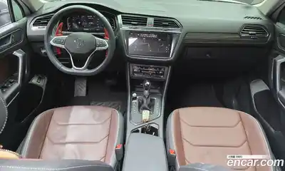 Volkswagen Tiguan 2023 2.0 Автомат в Москве № 168553, миниатюра 4