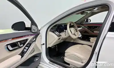 Mercedes-Benz S-Class 2023 3.0 Автомат в Москве № 177820, миниатюра 3