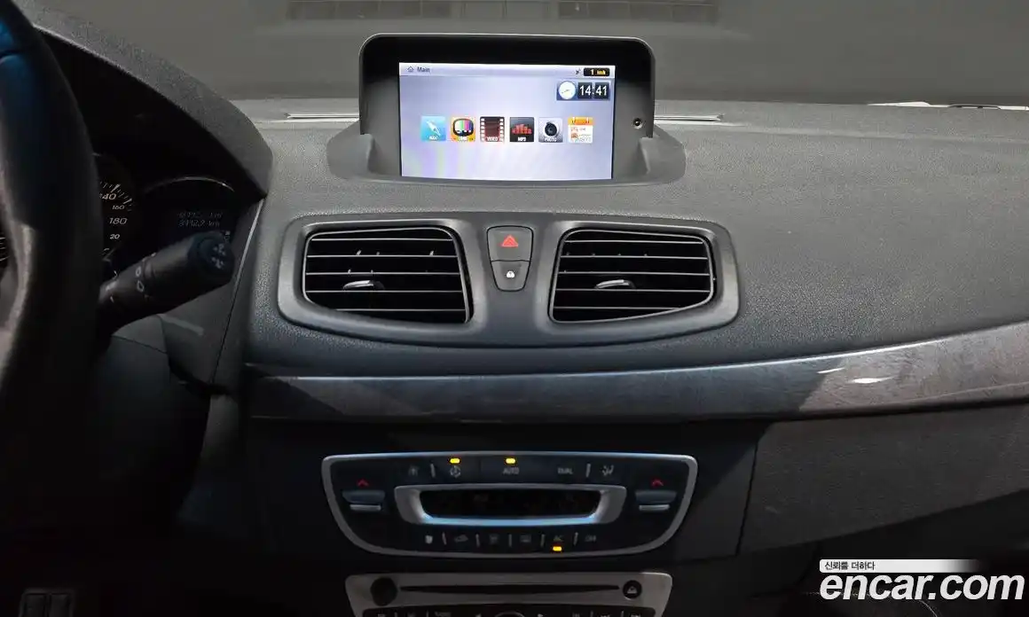 Renault SM3 2012 1.6 Автомат в Москве № 178317, фото 14