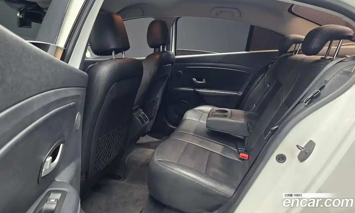 Renault SM3 2012 1.6 Автомат в Москве № 178317, фото 20