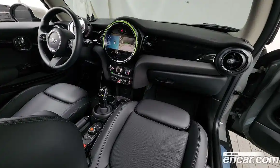 Mini Cooper 2022 1.5 Автомат в Москве № 179277, фото 16