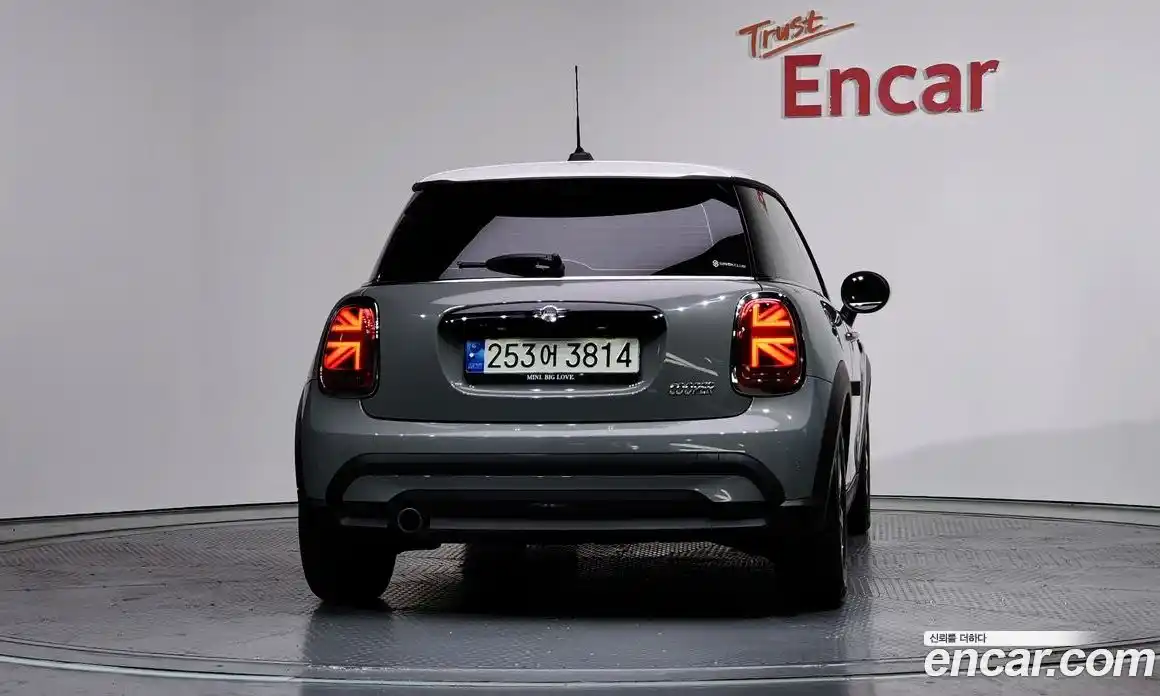 Mini Cooper 2022 1.5 Автомат в Москве № 179277, фото 19