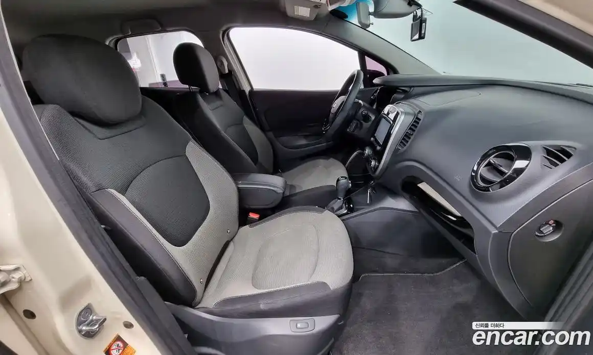 Renault QM3 2014 1.5 Автомат в Москве № 179996, фото 12