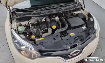 Renault QM3 2014 1.5 Автомат в Москве № 179996, миниатюра 4