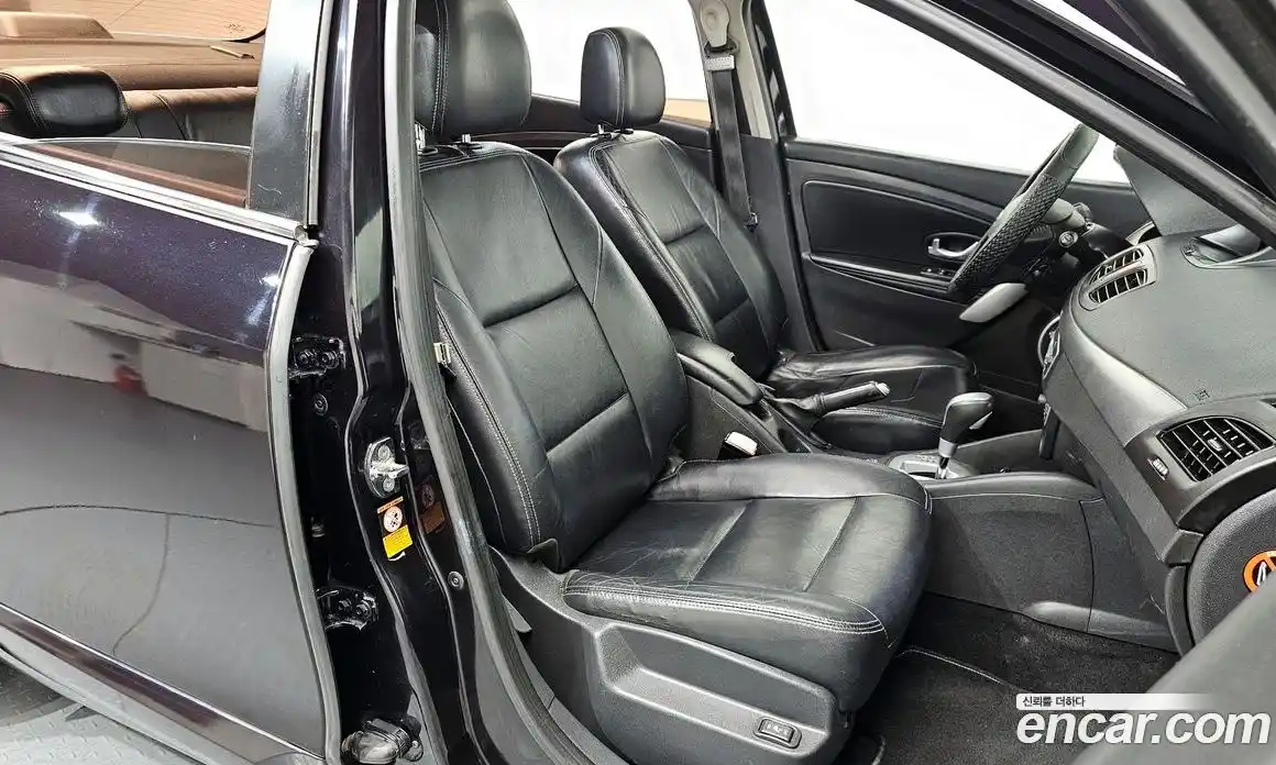 Renault SM3 2011 1.6 Автомат в Москве № 183285, фото 12