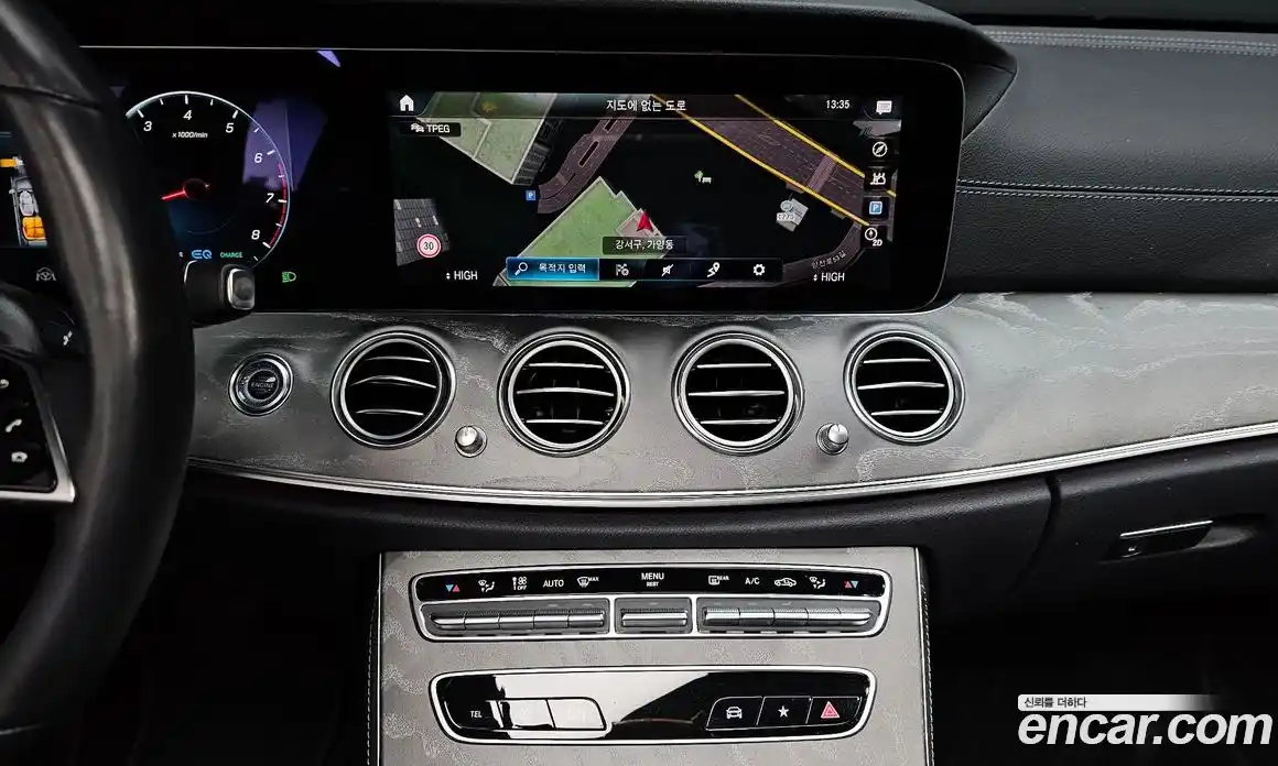 Mercedes-Benz E-Class 2023 2.0 Автомат в Москве № 193880, фото 6