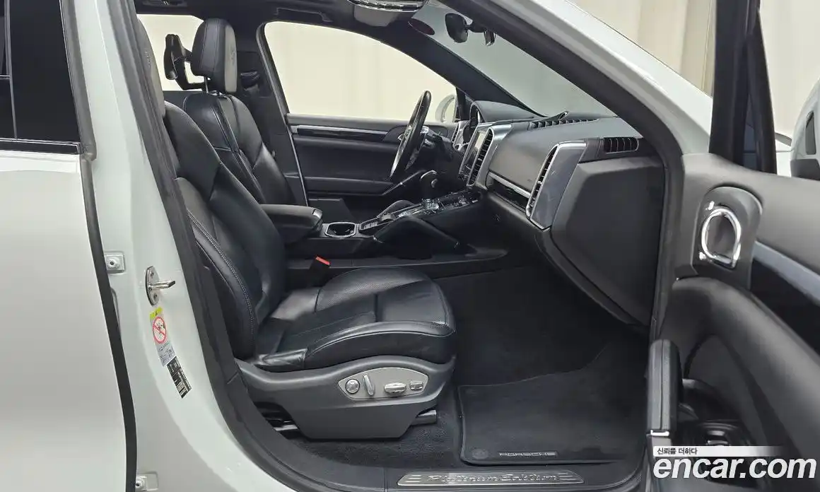 Porsche Cayenne 2017 3.0 Автомат в Москве № 197680, фото 17