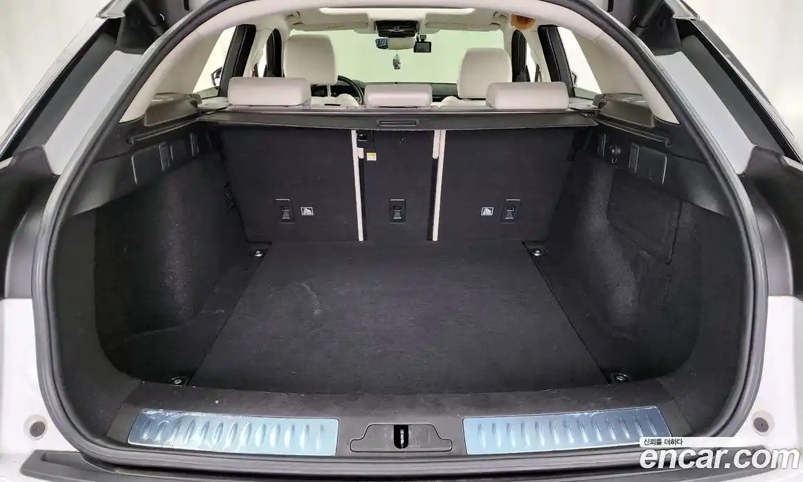 Land Rover Range-Rover Velar 2018 2.0 Автомат в Москве № 198214, фото 11