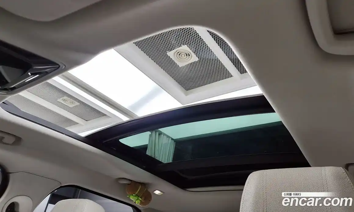 Land Rover Range-Rover Velar 2018 2.0 Автомат в Москве № 198214, фото 19