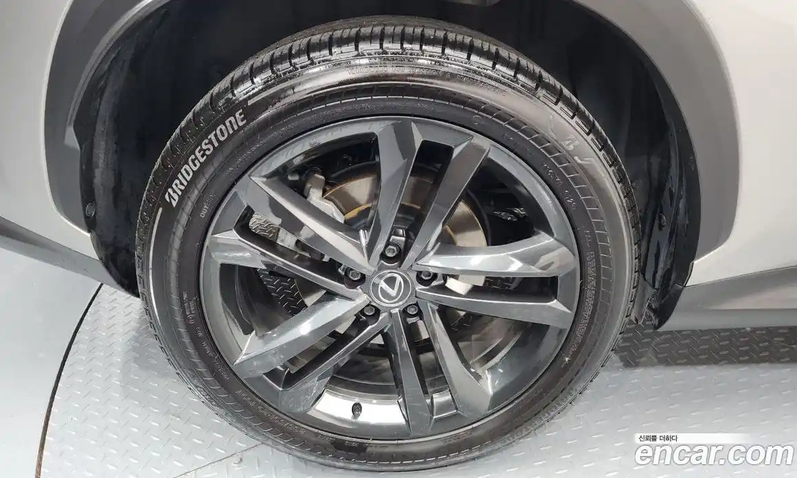 Lexus NX 2024 2.5 Автомат в Москве № 198752, фото 18