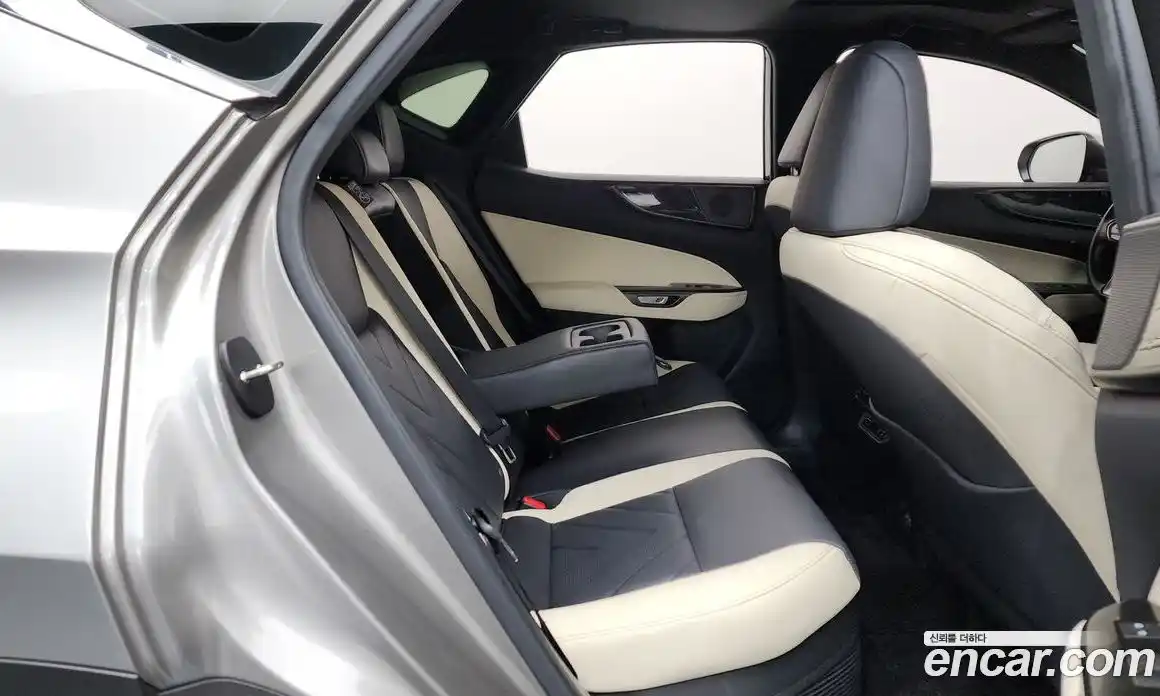 Lexus NX 2024 2.5 Автомат в Москве № 198752, фото 3