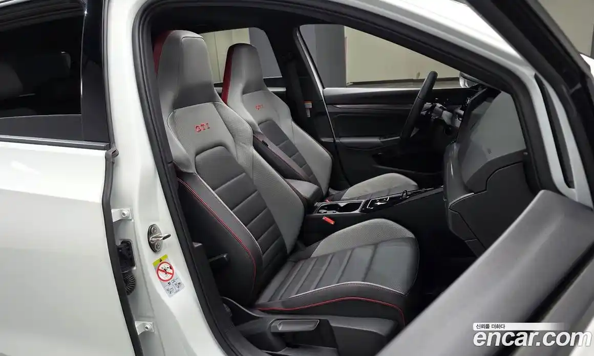 Volkswagen Golf 2024 2.0 Автомат в Москве № 198980, фото 12