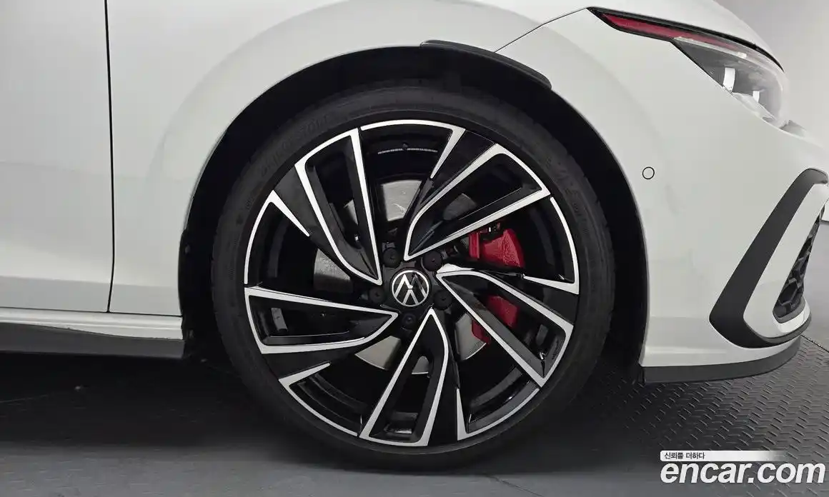 Volkswagen Golf 2024 2.0 Автомат в Москве № 198980, фото 15