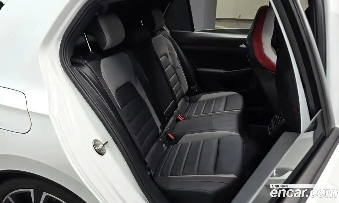 Volkswagen Golf 2024 2.0 Автомат в Москве № 198980, фото 19