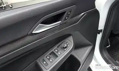 Volkswagen Golf 2024 2.0 Автомат в Москве № 198980, миниатюра 2