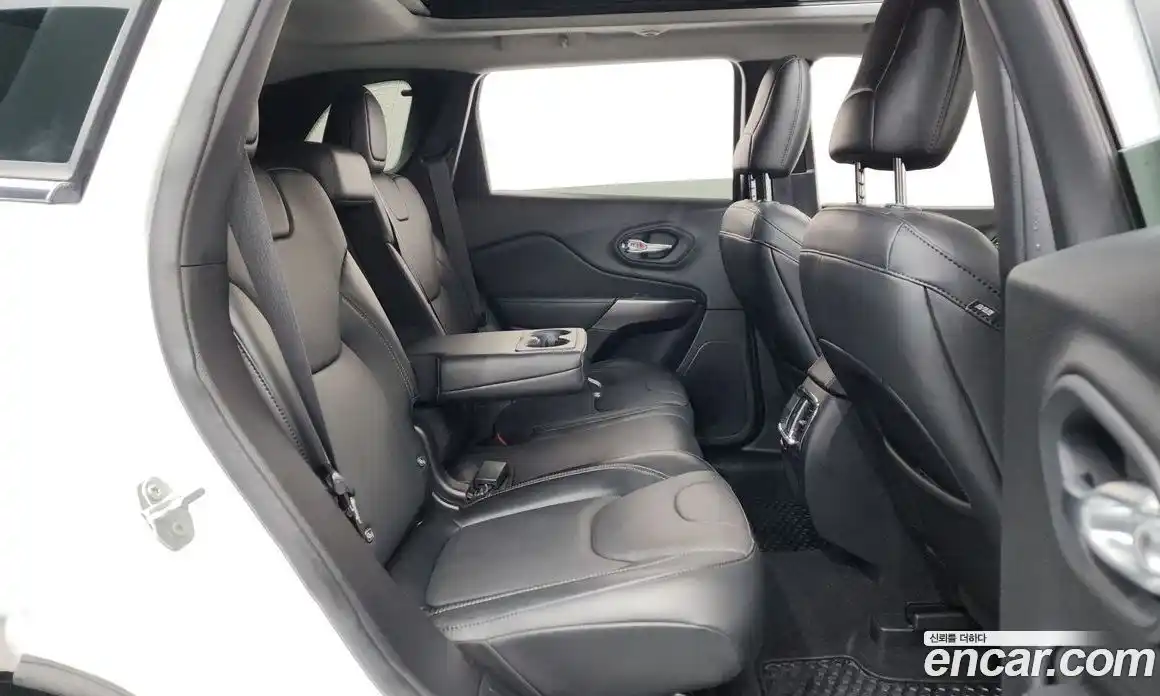 Jeep Cherokee 2021 2.4 Автомат в Москве № 199448, фото 20