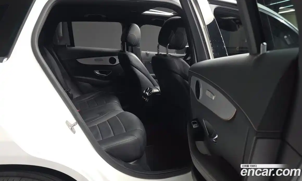 Mercedes-Benz EQC 2020 0.2 Автомат в Москве № 212011, фото 8