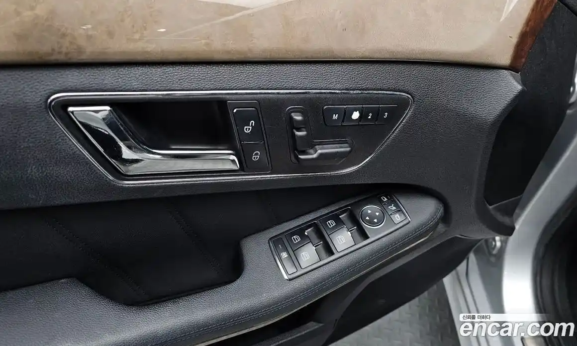 Mercedes-Benz E-Class 2011 3.5 Автомат в Москве № 212182, фото 17