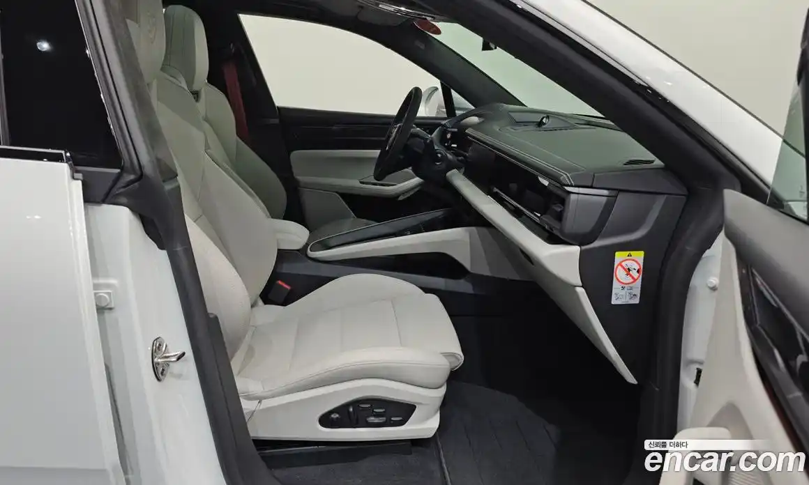 Porsche Macan 2025 0.2 Автомат в Москве № 212956, фото 4