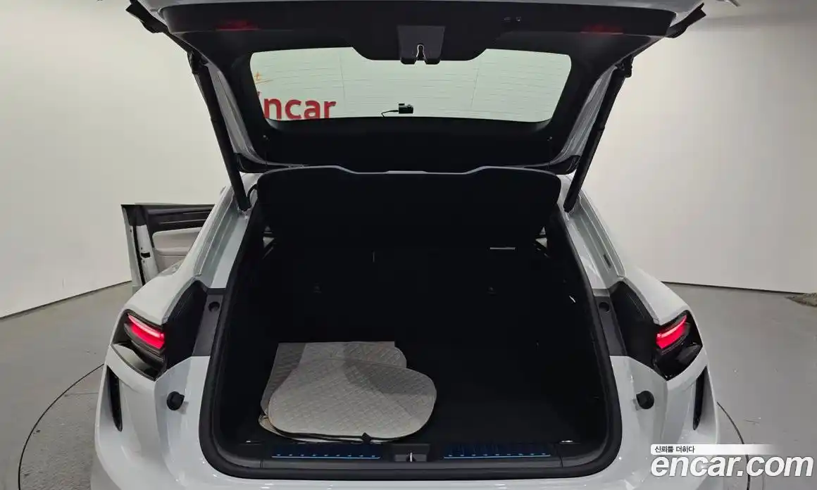 Porsche Macan 2025 0.2 Автомат в Москве № 212956, фото 6