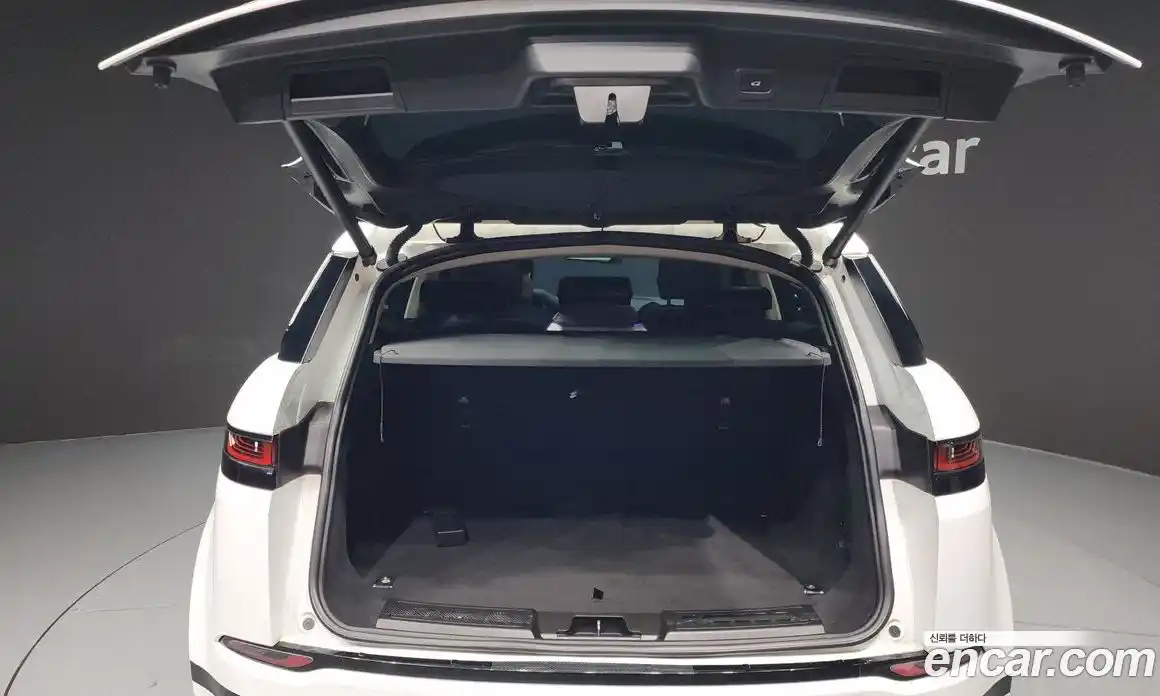 Land Rover Range-Rover Evoque 2020 2.0 Автомат в Москве № 213430, фото 12